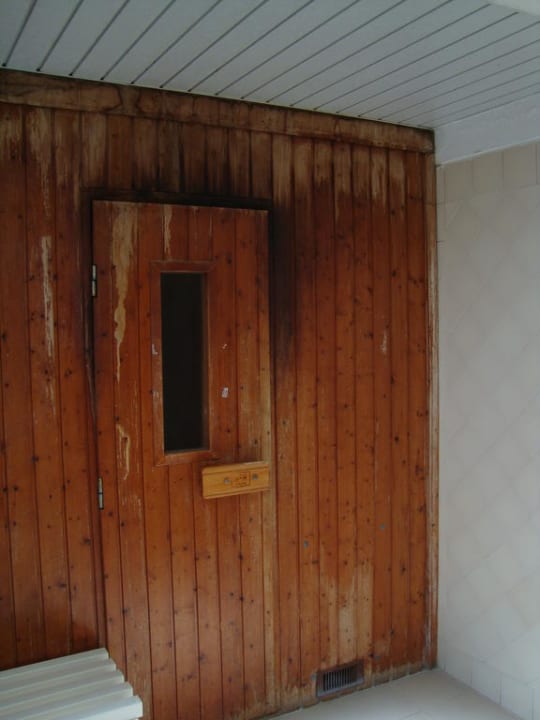  Schwarze Hotelsauna Spa Bereich  Golden Club Cabanas