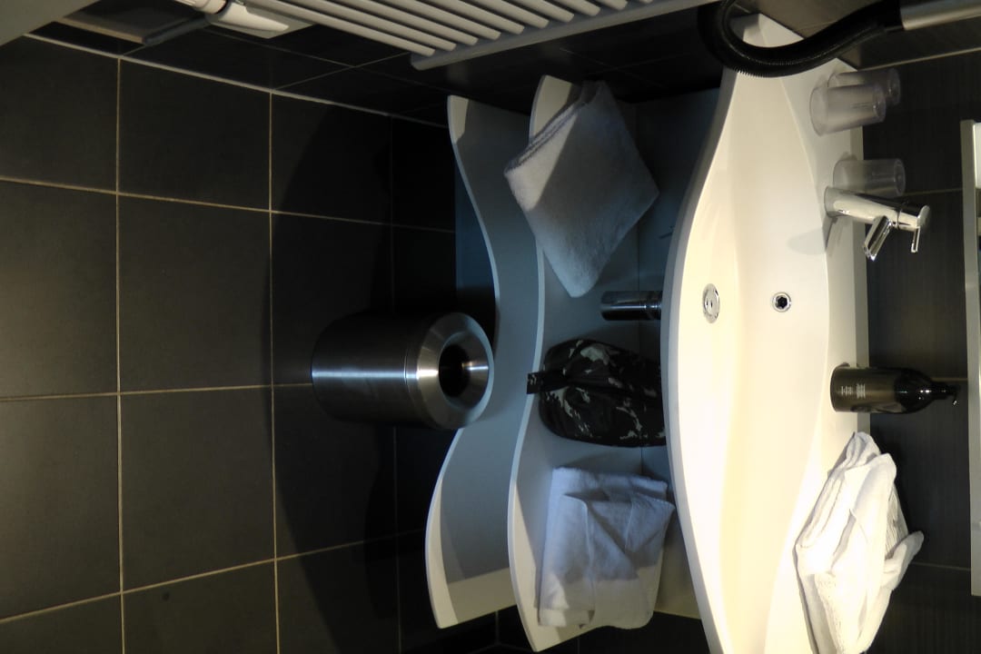 Waschbecken im 1. Badezimmer Aparthotel Adagio Vienna City