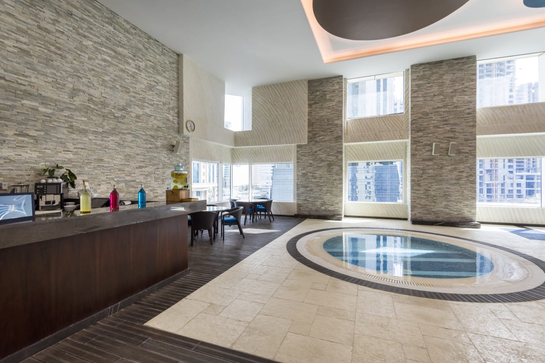 Pool Centara West Bay Hotel & Residences Doha