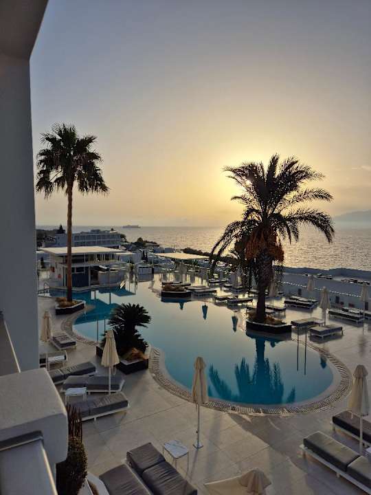 Außenansicht Dimitra Beach Hotel & Suites