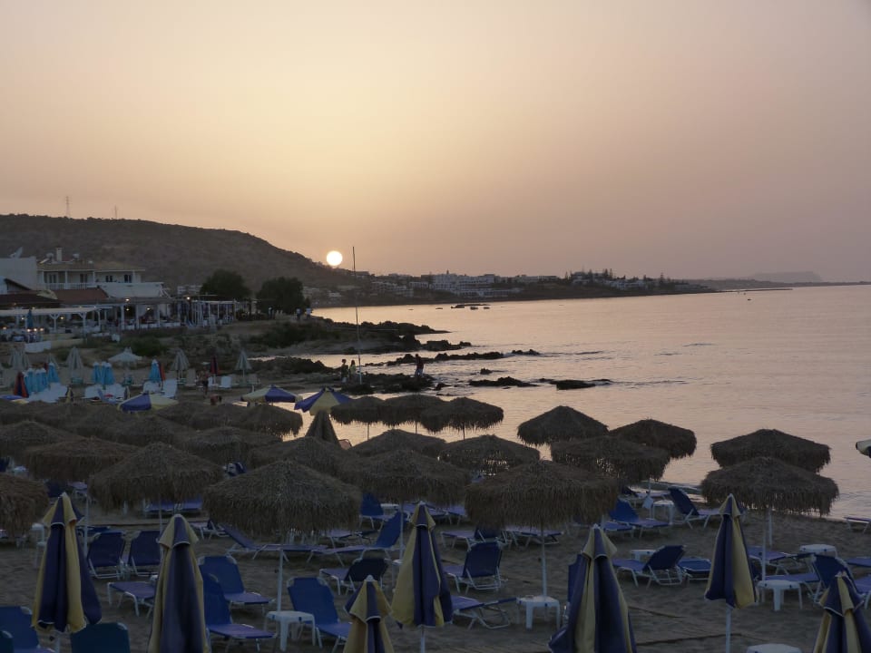 Blick vom Strandrestaurant beim griechischen Essen Cactus Beach