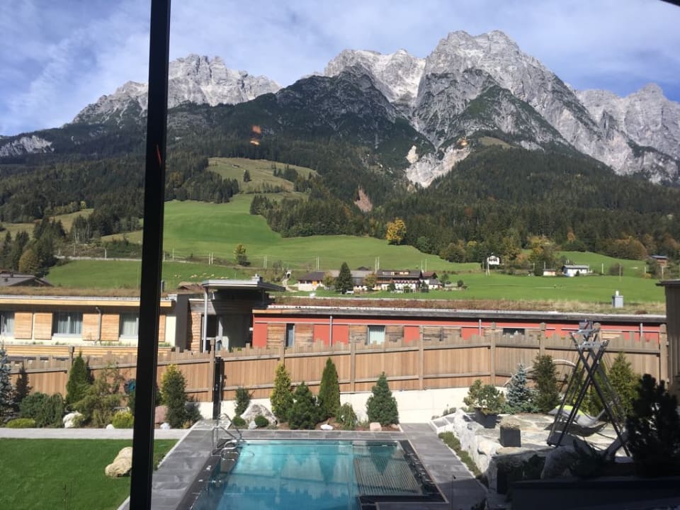 Pool Hotel Riederalm