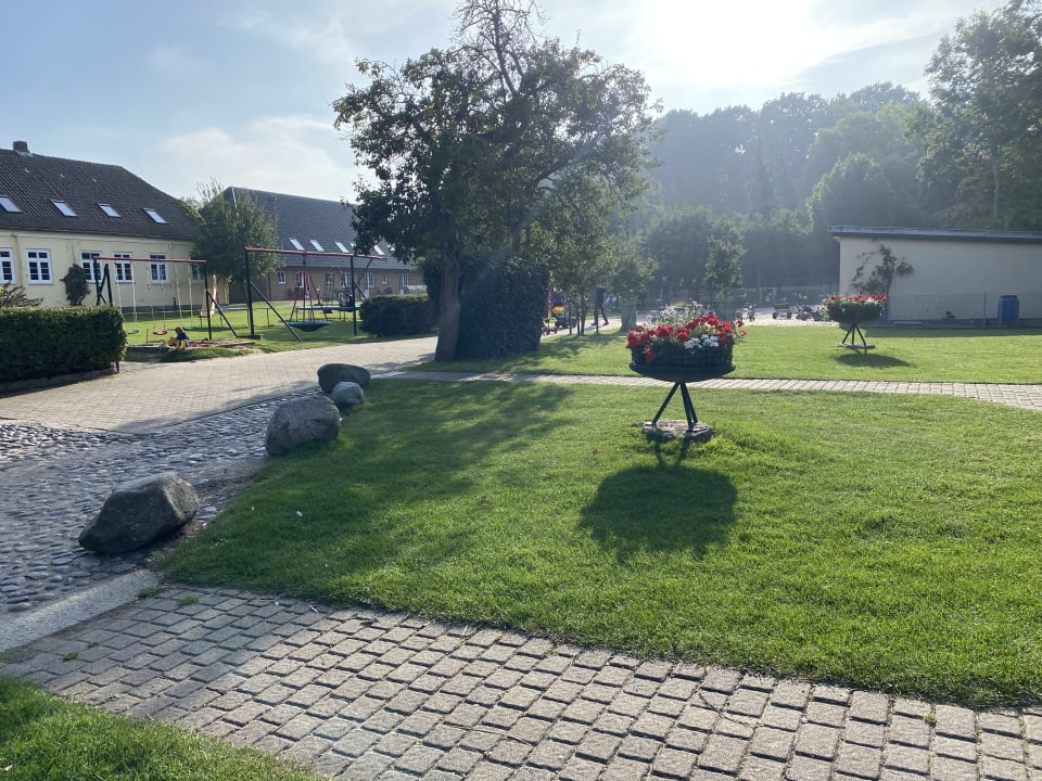 Gartenanlage Ferienbauernhof Liesenberg mit Meerblick