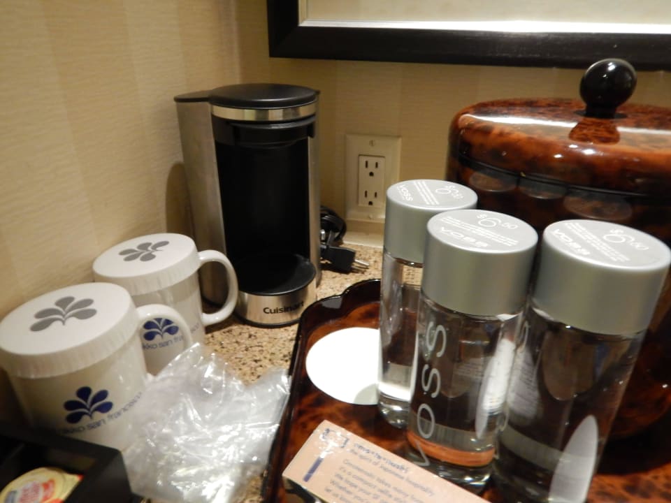 Kawa, herbata bezpłatnie, woda i napoje płatne. Hotel Nikko San Francisco