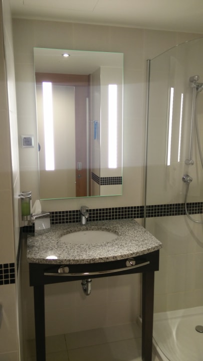 Zimmer Hampton by Hilton Warsaw Airport