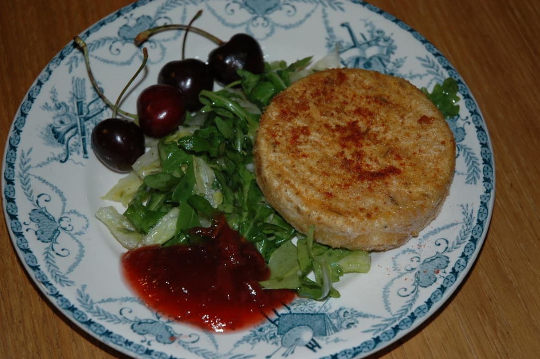 Baked camembert with pears & cranberries Pension Zorza Poranna