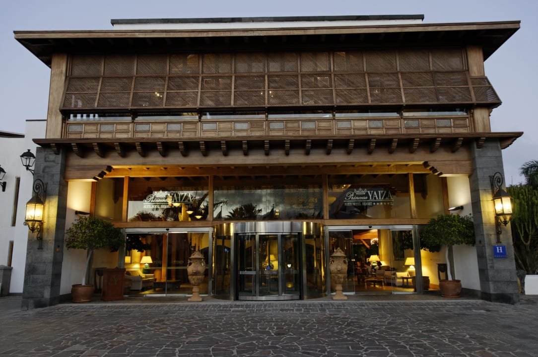 Haupteingang Princesa Yaiza Suite Hotel Resort