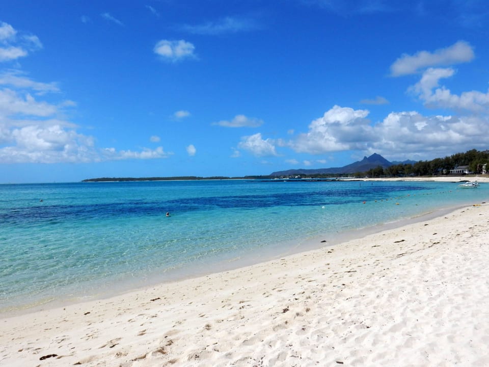 Strand vor dem Hotel Friday Attitude