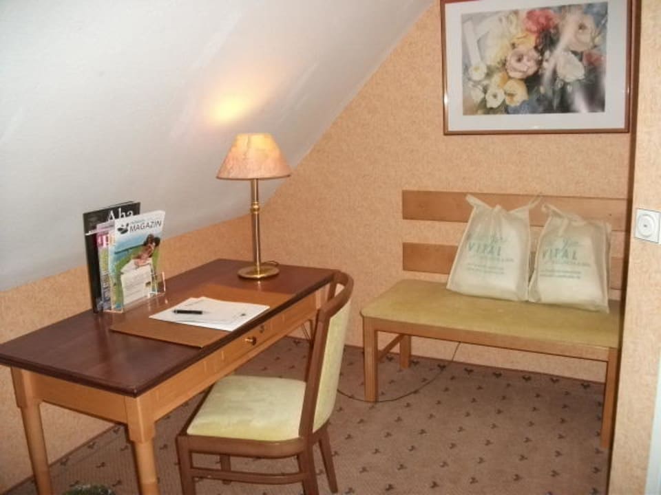 Schreibplatz im Zimmer Parkhotel Altmühltal
