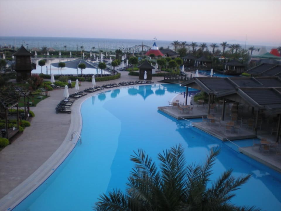 Ausblick zum Pool Limak Lara Deluxe Hotel & Resort