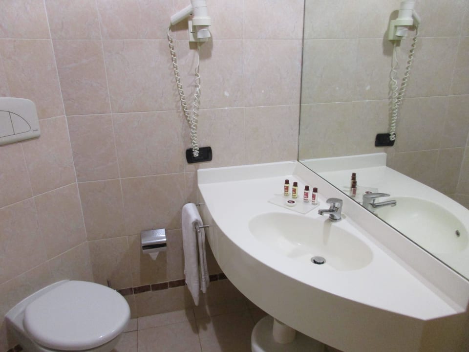 Badezimmer Hilton Garden Inn Milan Malpensa