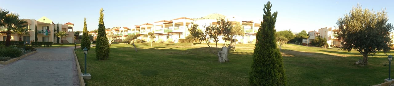 Bungalow-Anlage im Hotelgarten Lindos Princess Beach Resort & Spa