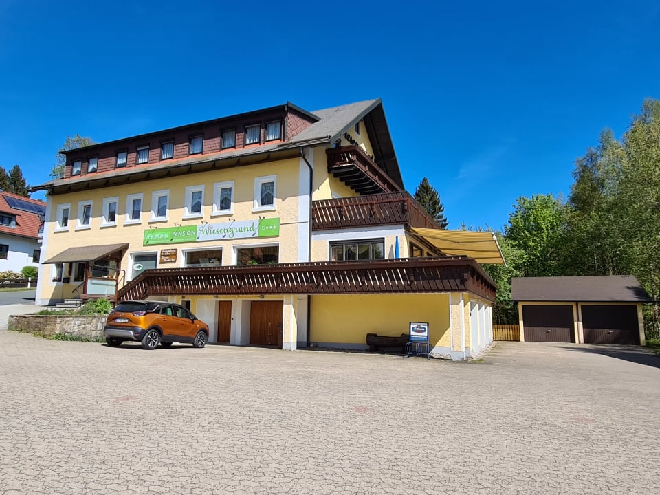 Außenansicht Verwöhn Pension Wiesengrund