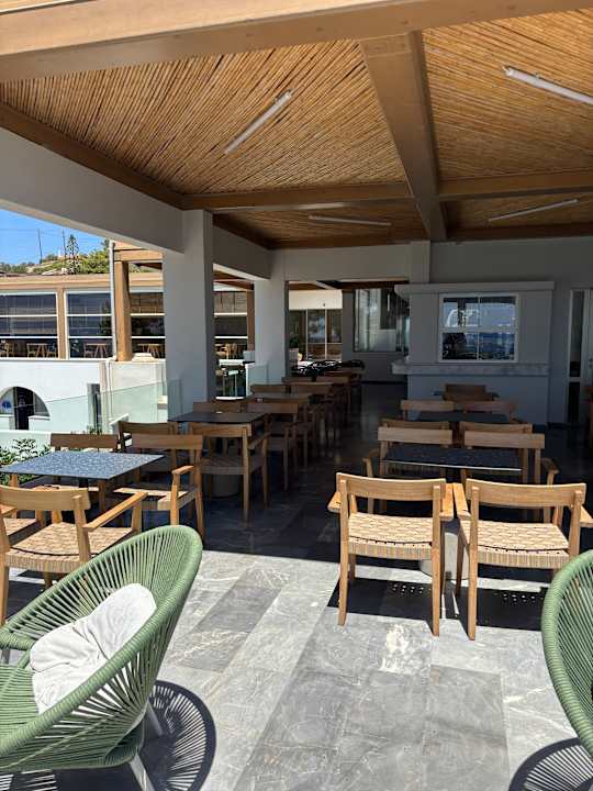 Außenansicht Hotel Kakkos Bay