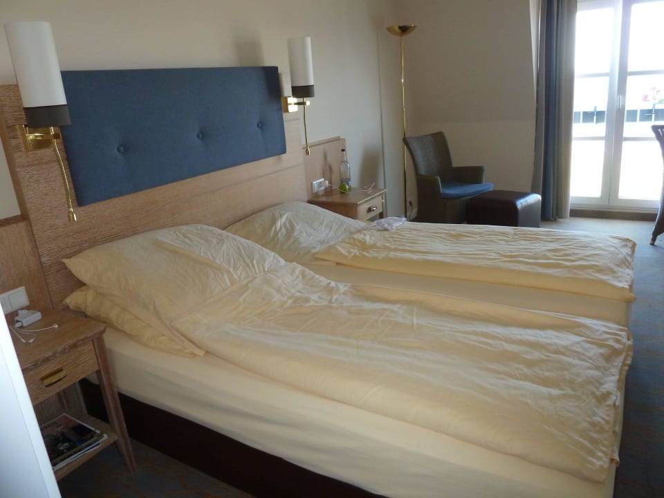 Blick zum Bett Hotel Wassersleben