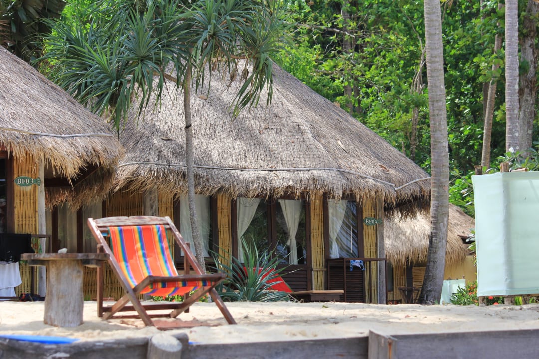 Beachfront-Bungalows Hotel Thapwarin Resort