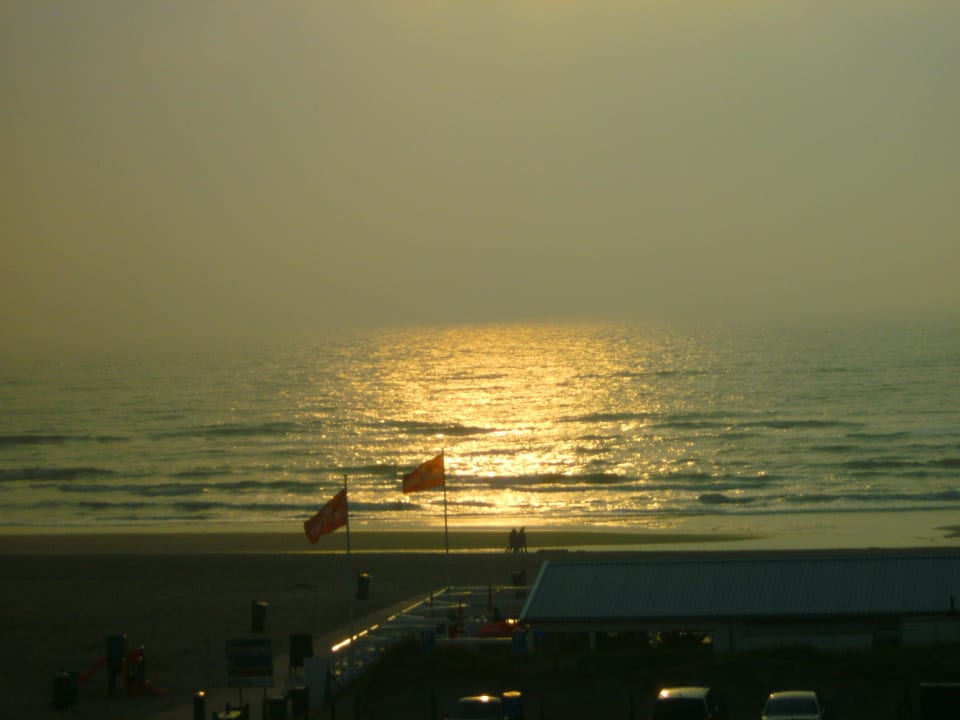 Sonnenuntergang vom Zimmer Nr. 6 (Nordsee) Bed & Breakfast aan Strand