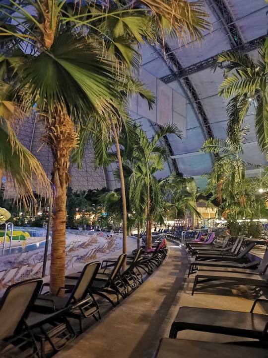 Pool Tropical Islands Resort