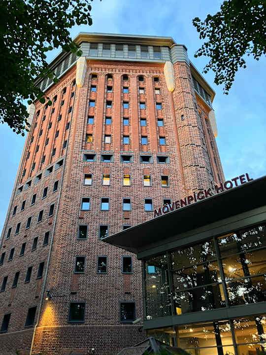 Außenansicht Mövenpick Hotel Hamburg