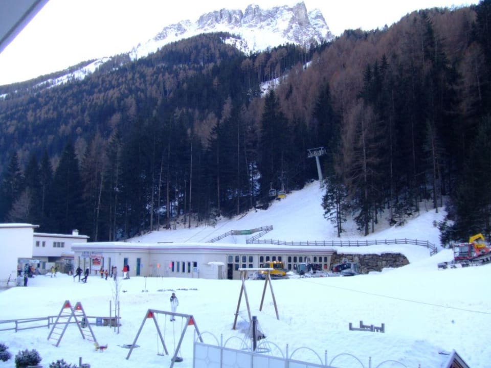 Aussicht vom Balkon zur Liftstation Hotel Bergkristall