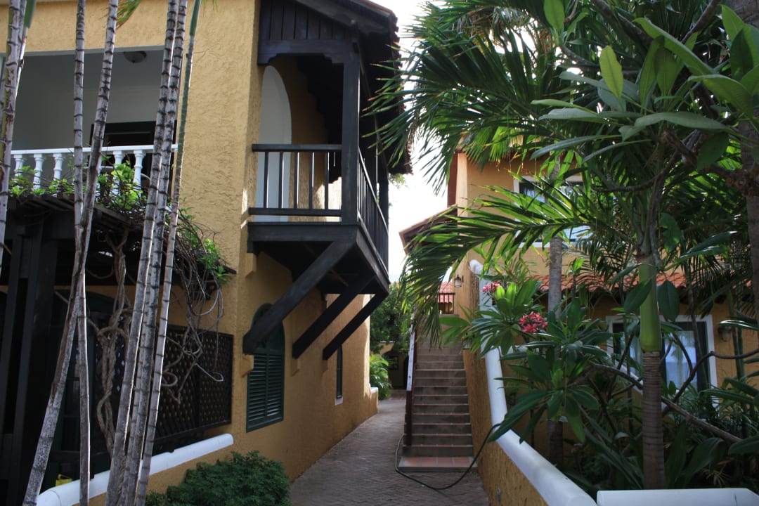 Zimmer Harbour Village Beach Club