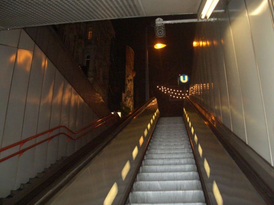 U-Bahn Ausgang Andreasgasse NH Collection Wien Zentrum