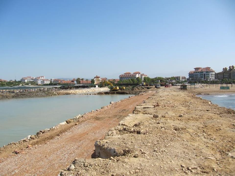 Hotel vom Hafen aus Sunis Evren Beach Resort Hotel & Spa