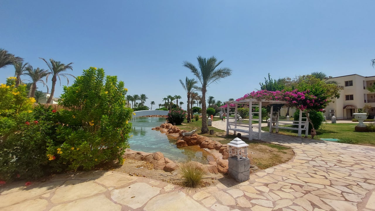 Gartenanlage Regency Plaza Aqua Park & Spa