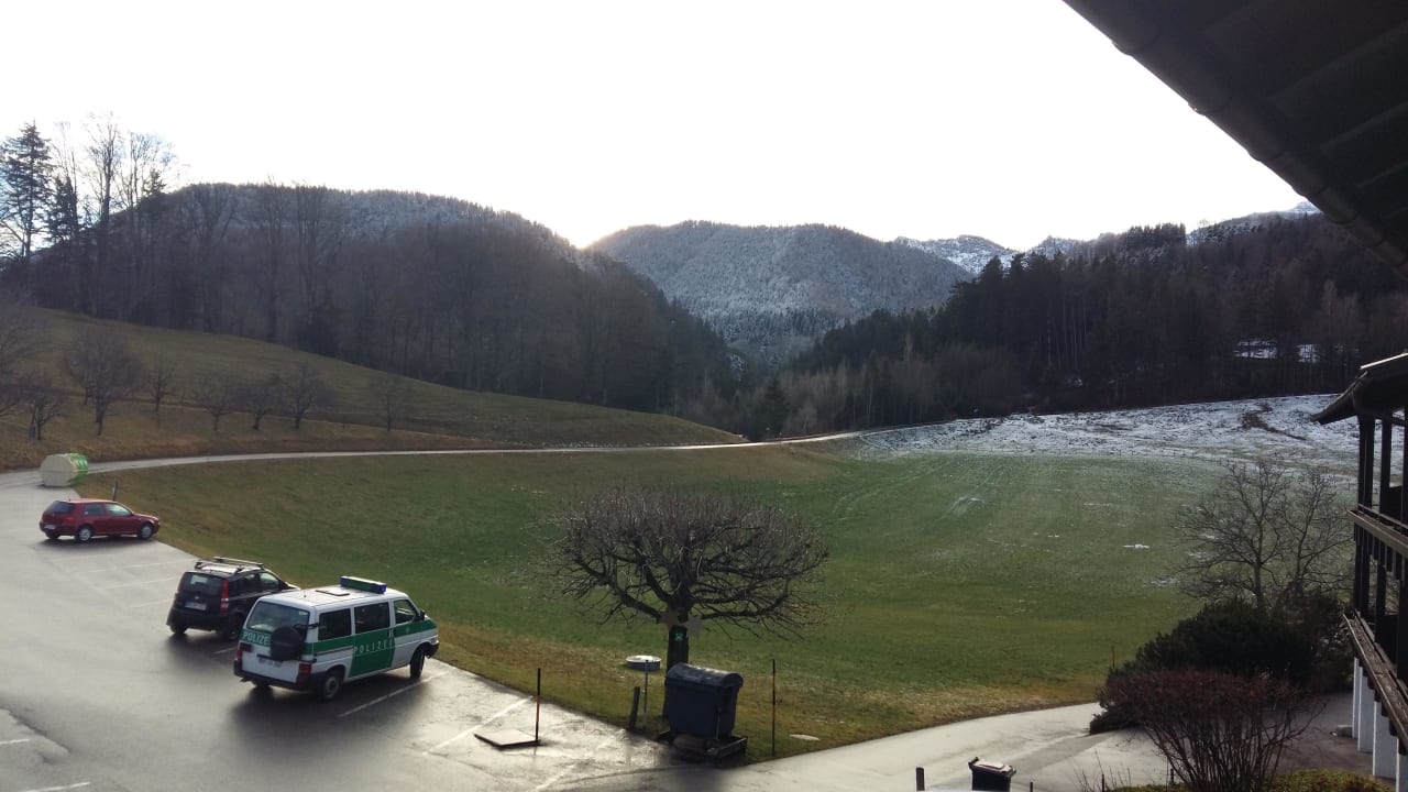 Blick aus dem Zimmer rechts gesehen auf die Berge Hotel Seiseralm & Hof