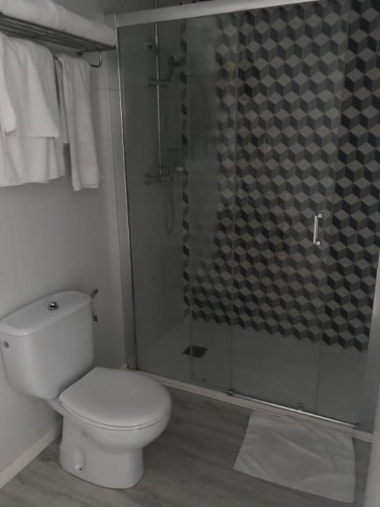 Zimmer FERGUS Club Pineda Splash