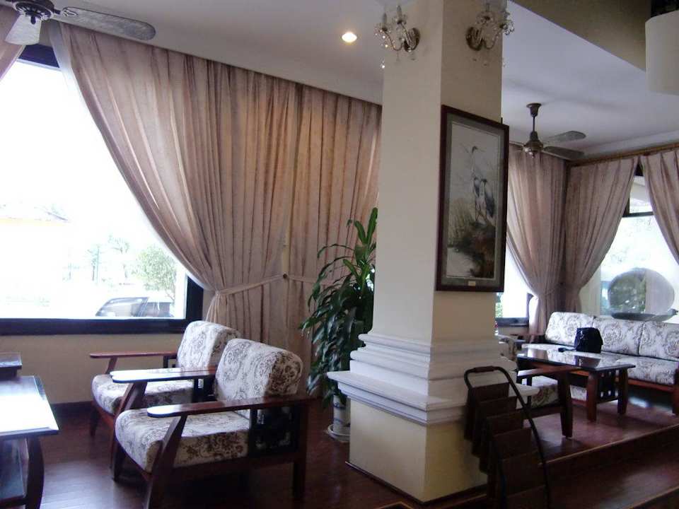 Sitzecke in der Lobby Hotel Saigon Morin