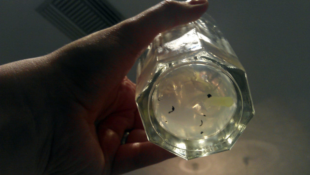 Schwarze Partikel im Longdrink. Sentido Kyknos Beach Adults Only 16+