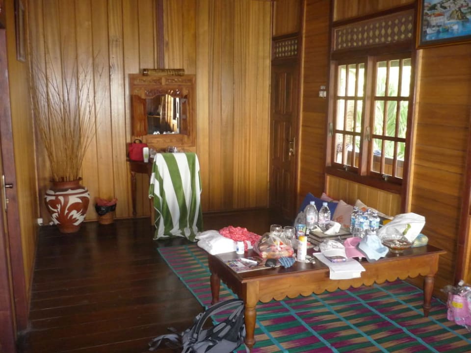 Aufenthaltsraum im Staged Wooden Villa Hotel Candikusuma Beach Villas