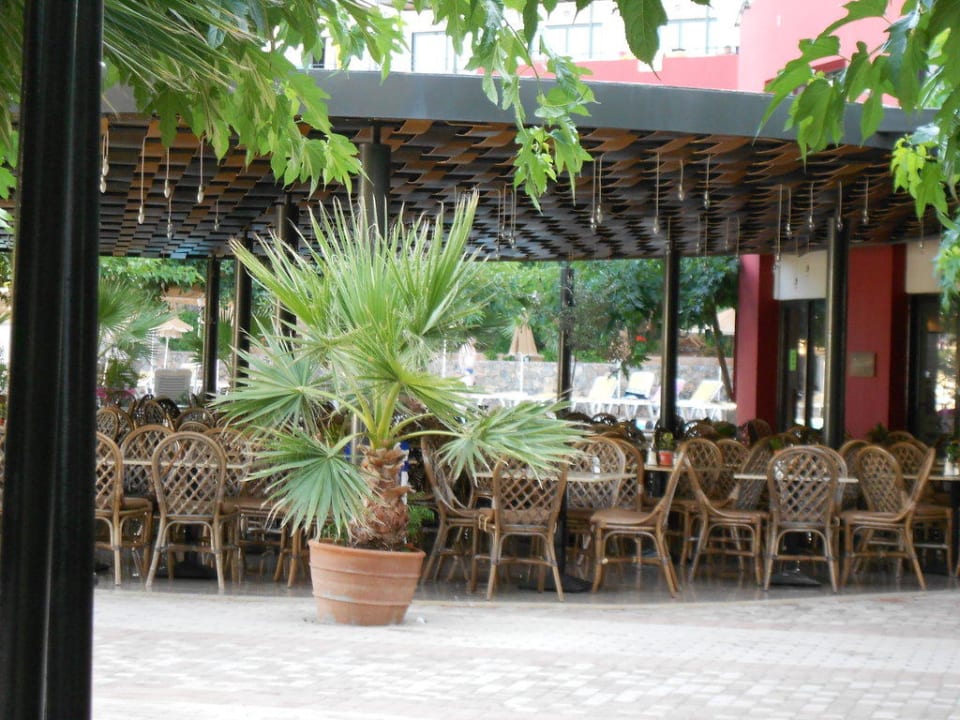 Außenbereich des Restaurant Arminda Hotel and SPA