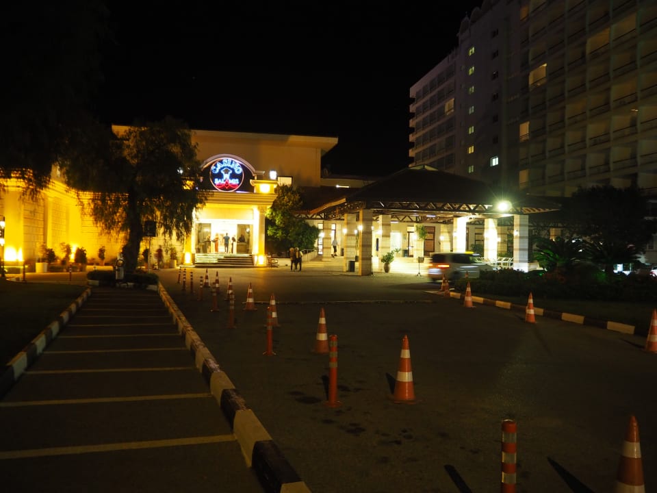 Außenansicht Salamis Bay Conti Resort Hotel & Casino