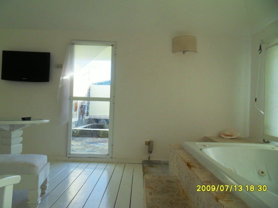 Yakuzzi und Dachterrasse mit eigener Dusche Ocean Blue & Sand