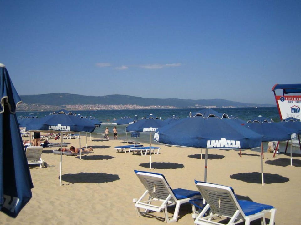 der Strand direkt am Hotel Nessebar Beach Hotel