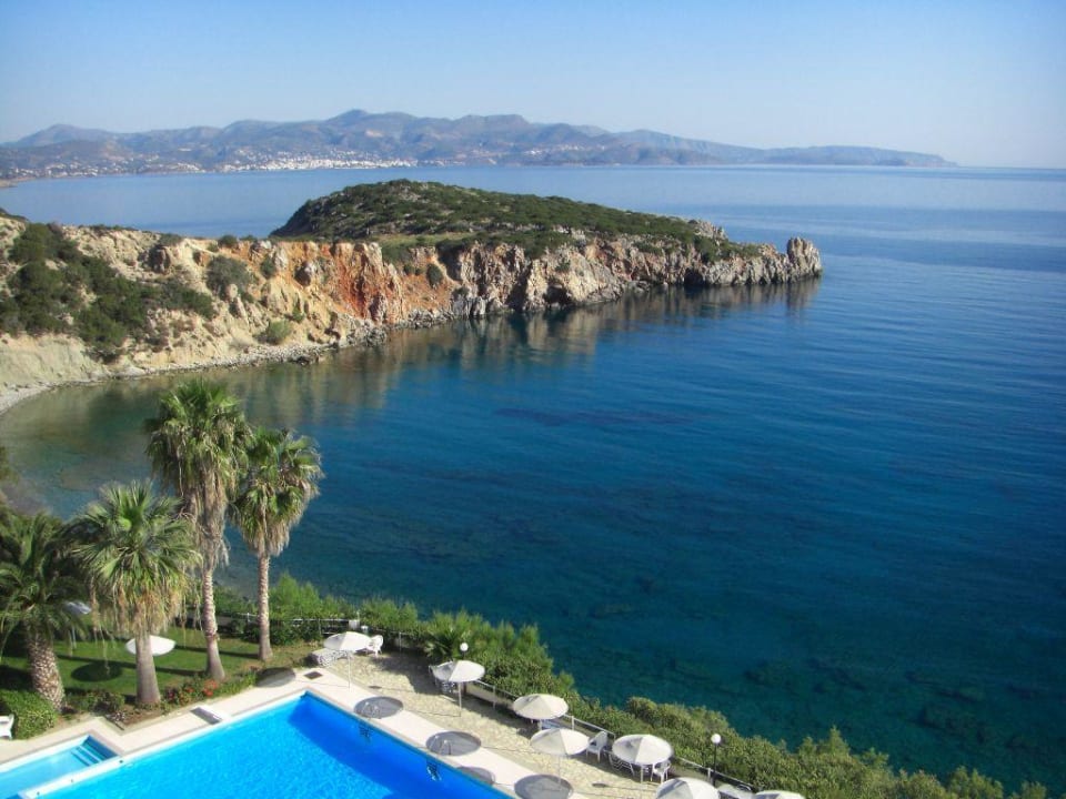 Pool mit Badebucht Hotel Istron Bay