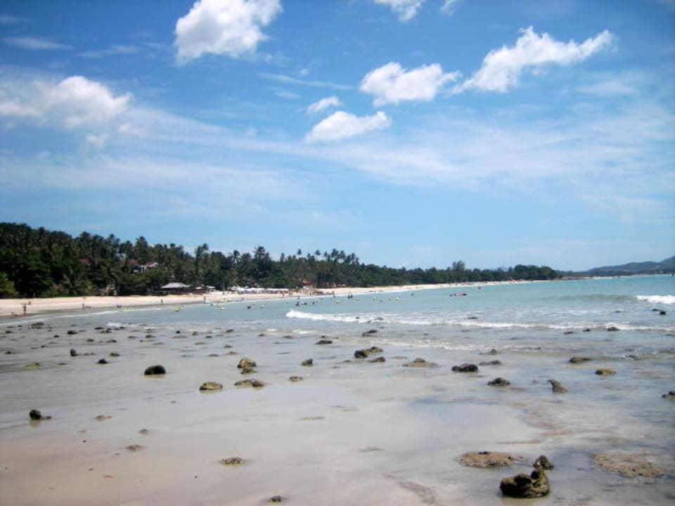 Blick auf den gesamten Strand The Fair House Beach Resort