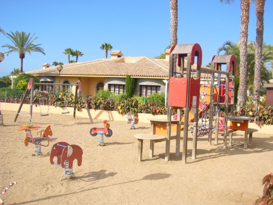 Hotelkinderspielplatz,etwas kaputt aber bespielbar Suites & Villas by Dunas