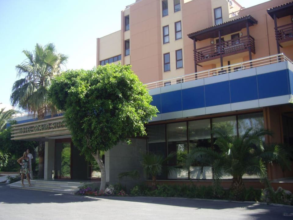 Eingang der Grand Side Hotel Grand Side