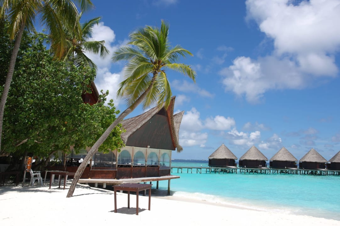 Blick auf das Restaurant Thulhagiri Island Resort