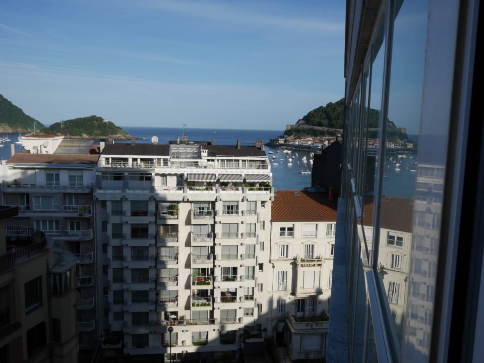 Blick aus dem Zimmer in Richtung Meer TRYP San Sebastián Orly Hotel