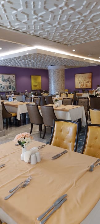 Gastro Royal Taj Mahal Hotel