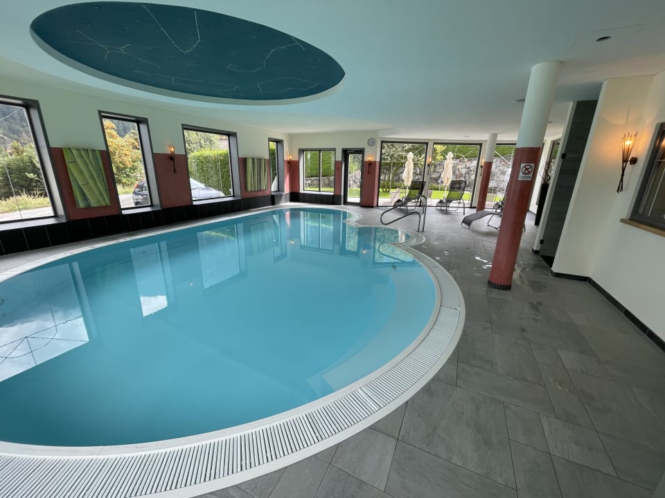 Pool Wellnesshotel Liun