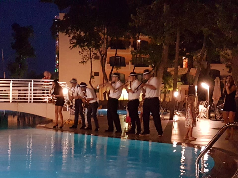 Poolparty mit Livemusik HVD Club Bor
