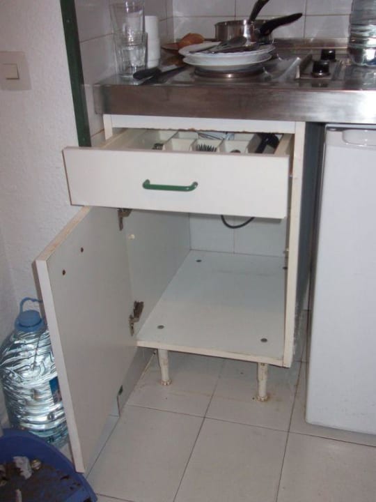 Schrank Ama Ibiza Beachfront Suites