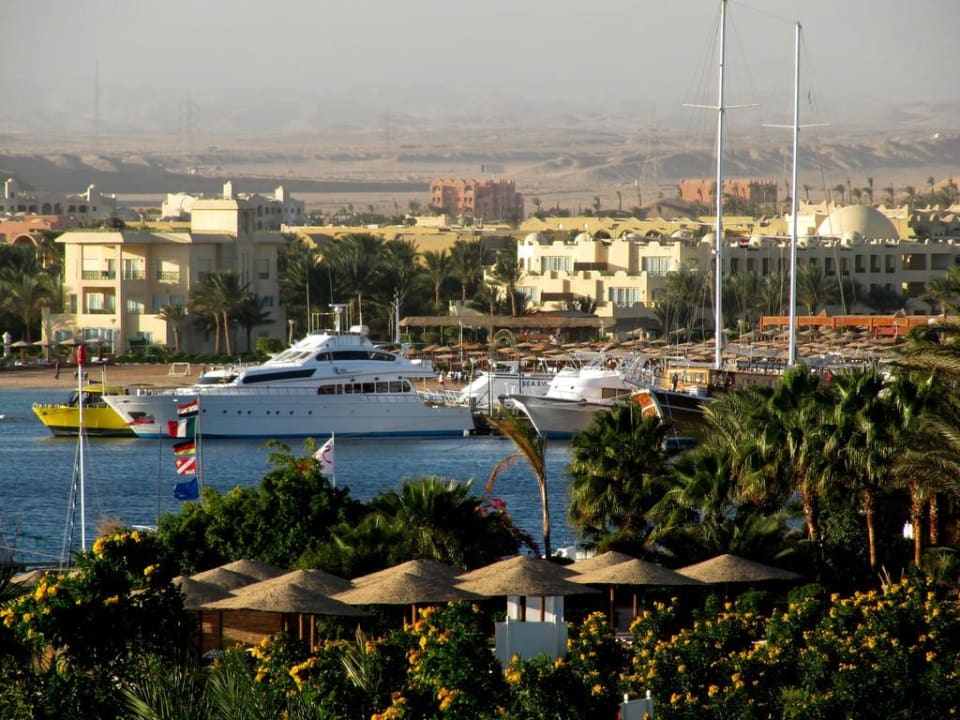 Bootsteg Fort Arabesque Resort, Spa & Villas