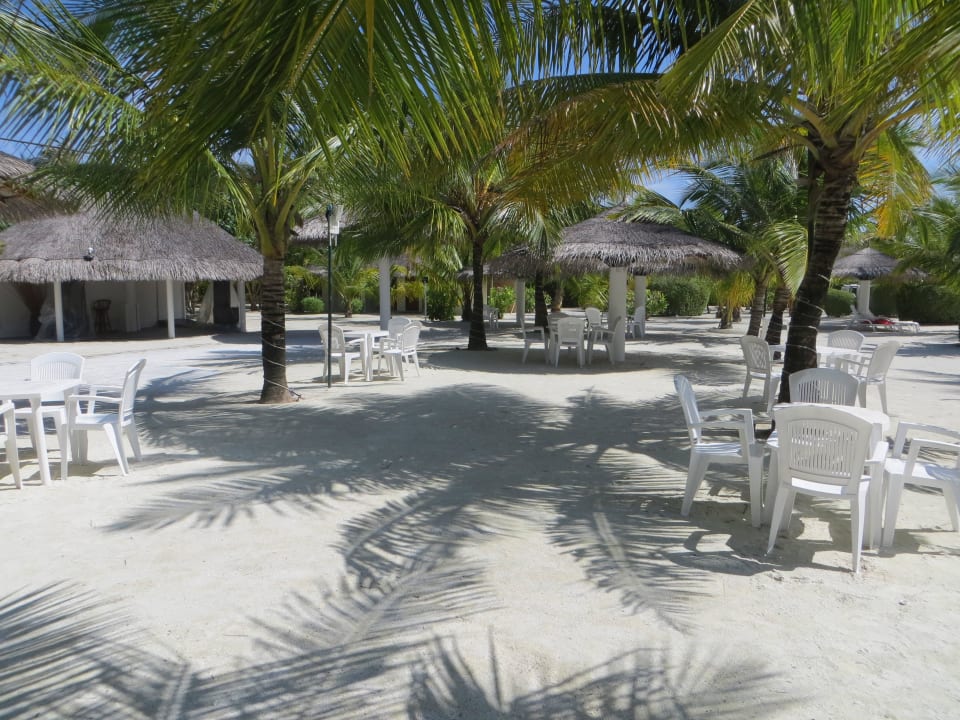 Sitzgelegenheiten um die Strandbar herum Adaaran Select Hudhuran Fushi - Premium All Inclusive