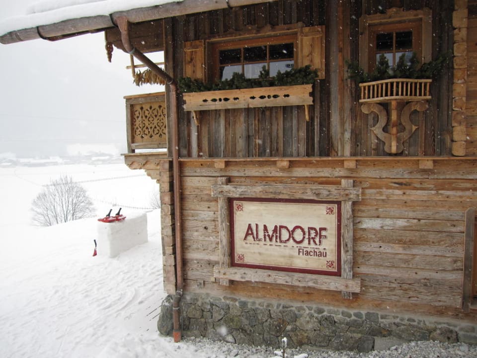 Um die Ecke und man ist zu Hause! Almdorf Flachau